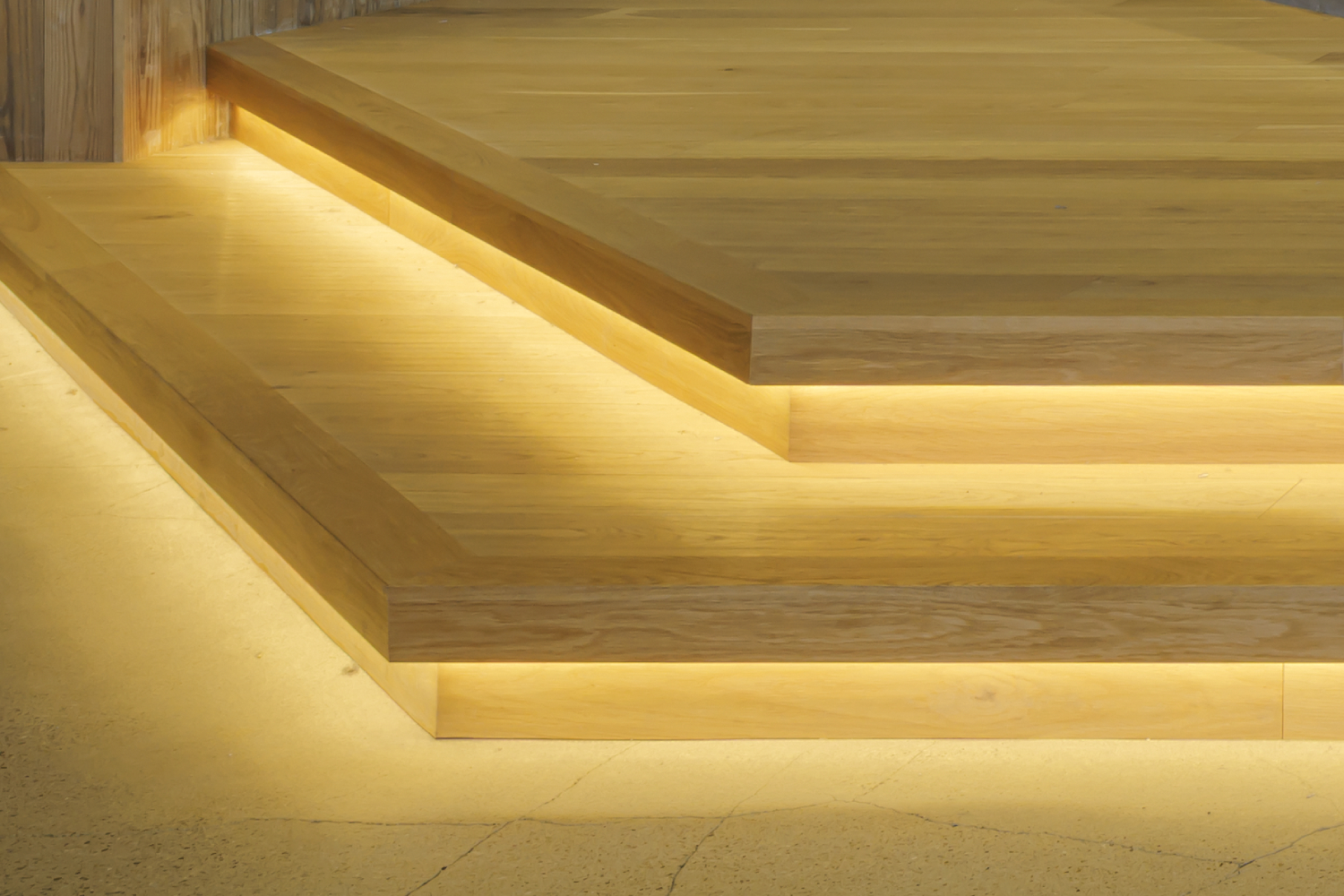 ワイルド直貼ロング OWL-9001（オーク 節あり オスモクリアー）　施工例 6