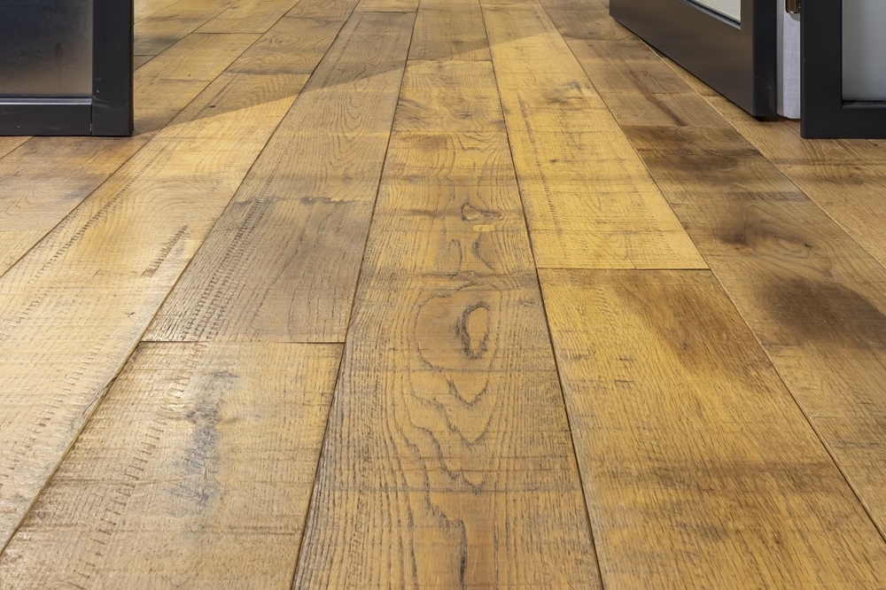 01 木目の美しさと迫力をダイレクトに味わえる