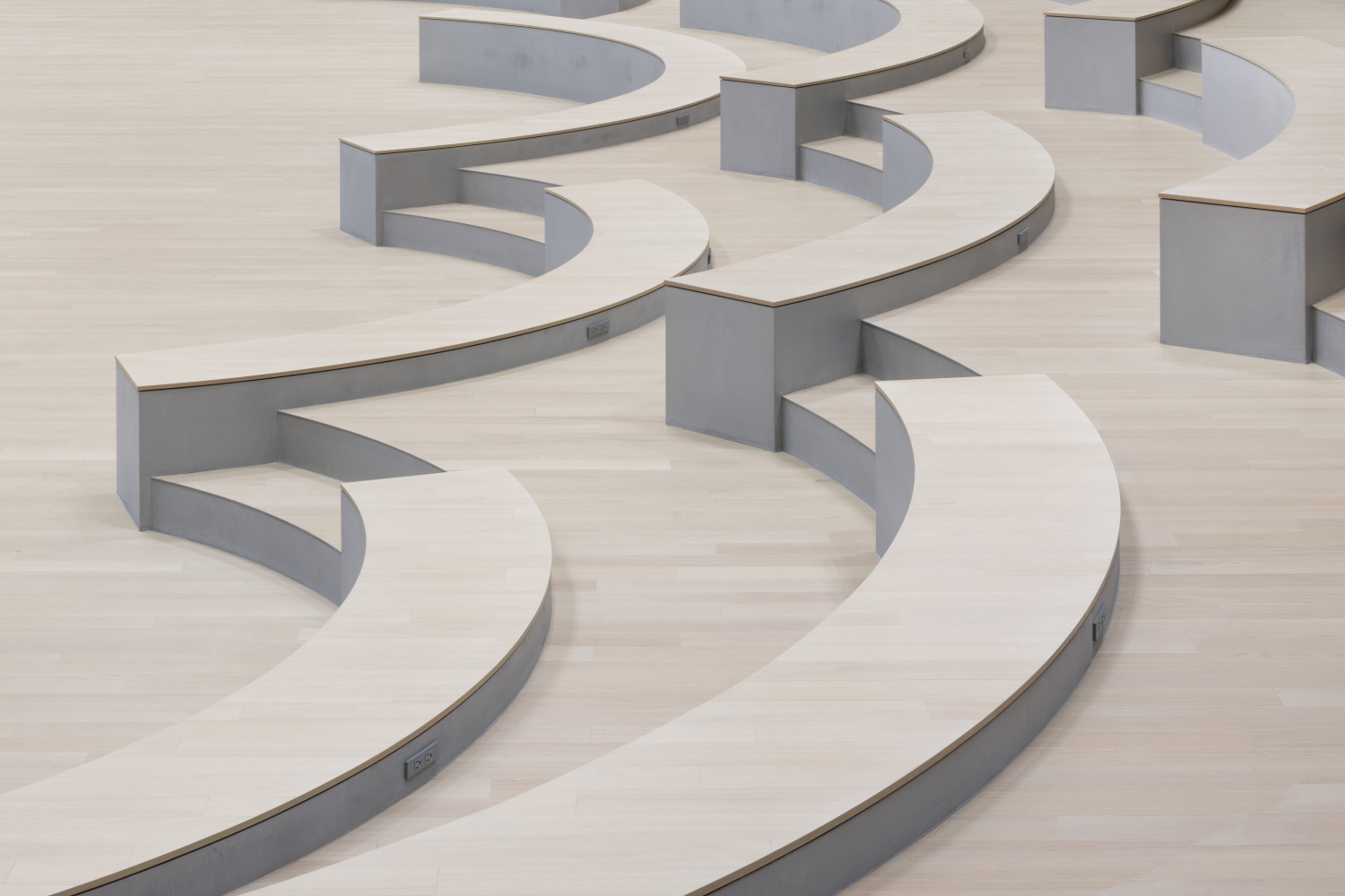 丸井本社 様 共創ホール 共創ラウンジ　施工事例5