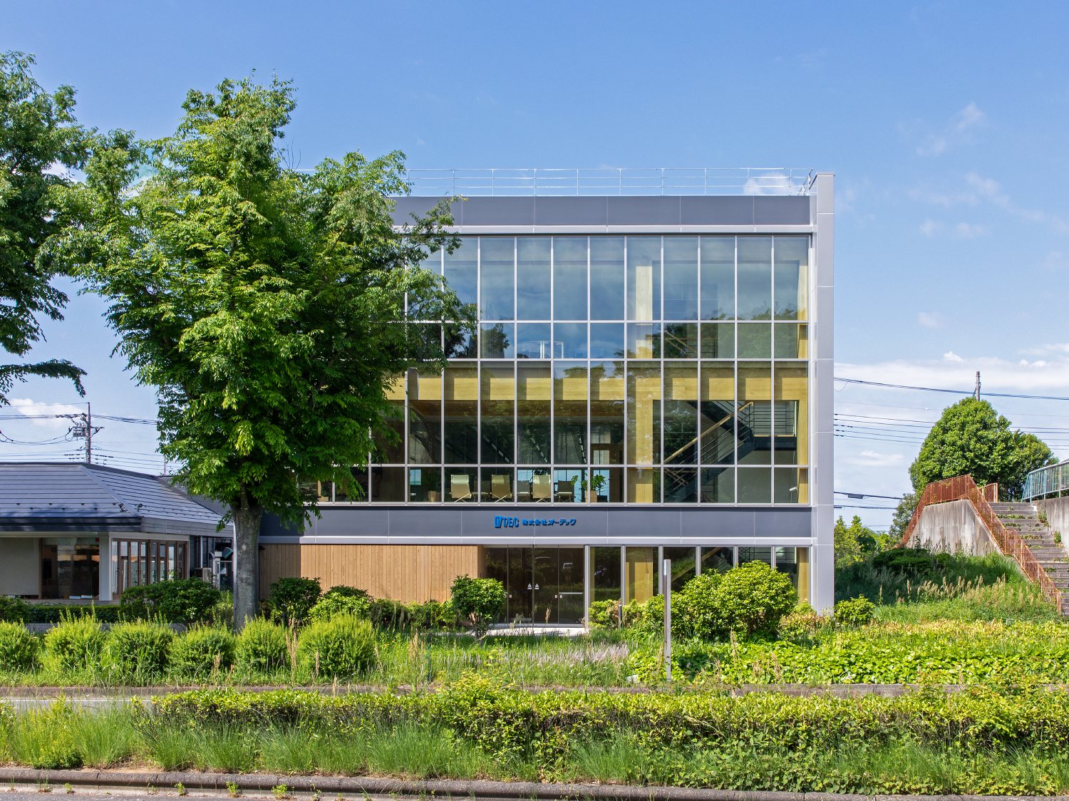 ウッドペッカー不燃ウォール ナラ節あり 特注品 施工事例