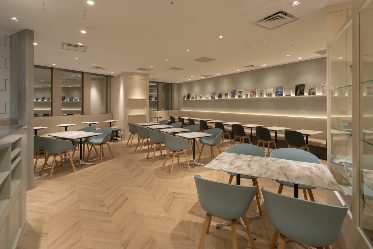 ヘリンボーン貼りの施工写真